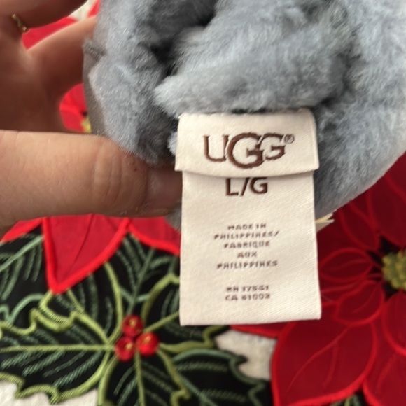 Brand New UGG Shearling Sheepskin Handsewn Touchscreen Gray Gloves Leather Trim - Picture 12 of 15